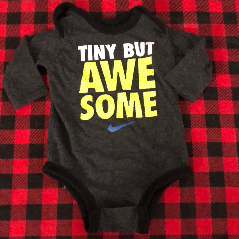 Nike onesie 0/3 months